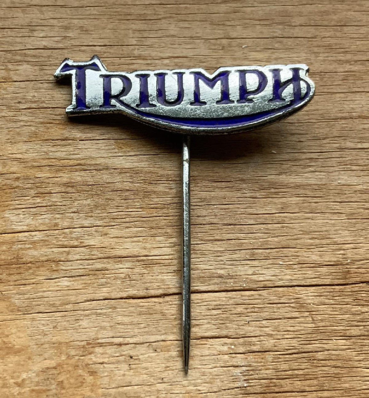 Vintage Triumph motor cycle pin badge C261
